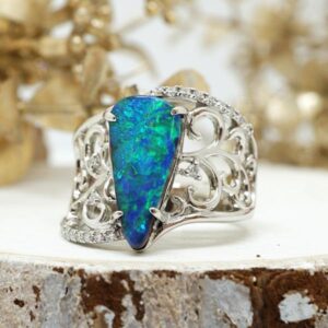 プラチナ ブラックオパール リング